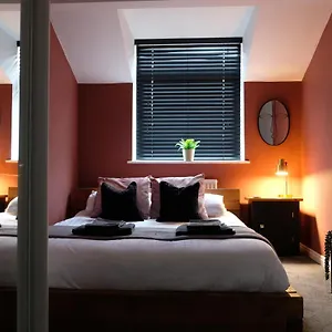 Holiday home Cosy - 0.6 Miles From The Centre, Chester